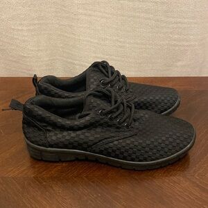 XERTIA GA- Water Sandals  Shoes size  Black 7/8 NWT